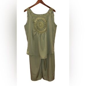 SOLD-Lace Panel Hollow Sleeveless Top And Pants Casual Sports Set. Size L.